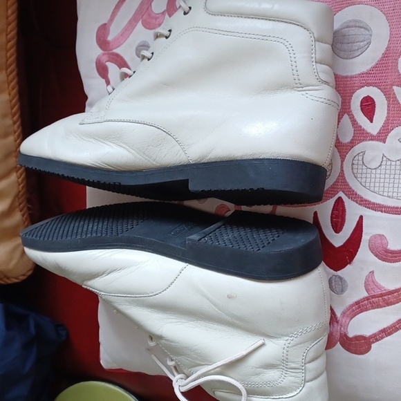 DANEXX 80s 90s Bone Leather Laceup Granny Boots | Beige Leather Ankle Boots - Picture 3 of 10